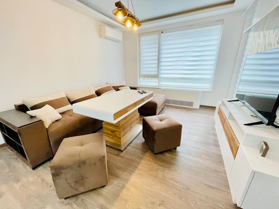 Ferienwohnung Hidden Treasure Warna Exterior foto